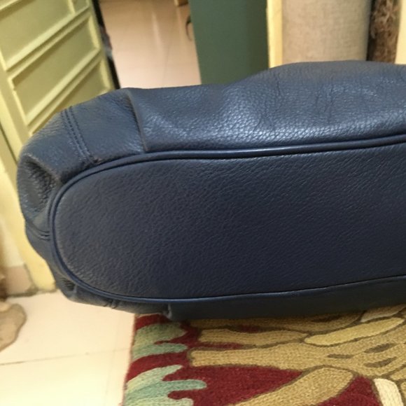 Authentic Michael Kors LG Ring Tote Navy Blue - Picture 9 of 16